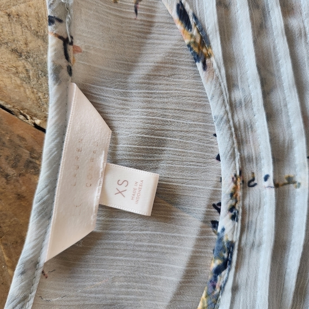 LAUREN Conrad Chiffon Light Blue Floral Top Blouse. SIZE XS - Picture 5 of 7